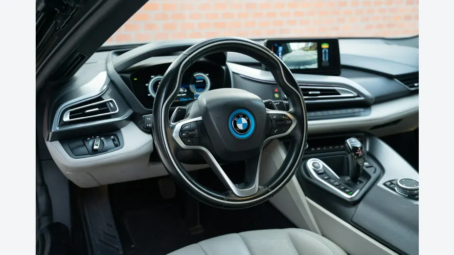 BMW i8 -