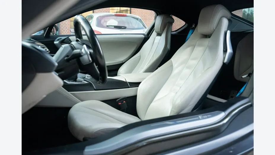 BMW i8 -