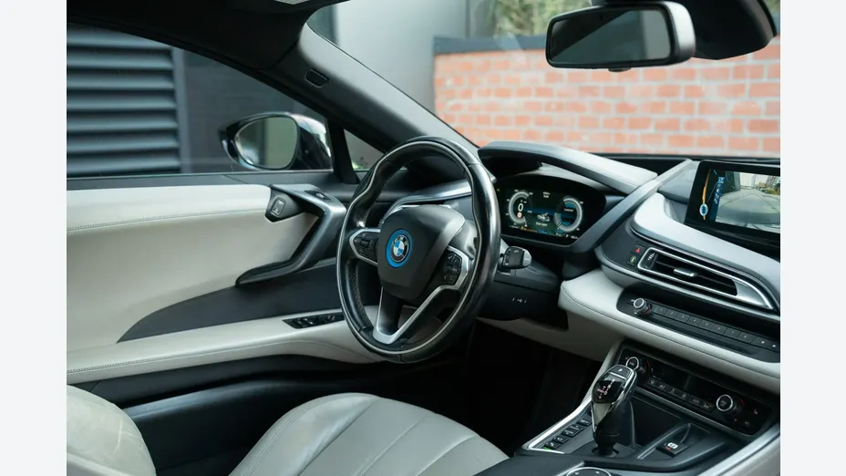 BMW i8 -