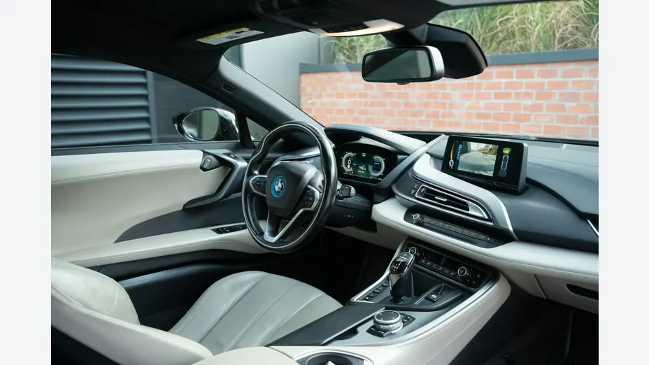 BMW i8 -