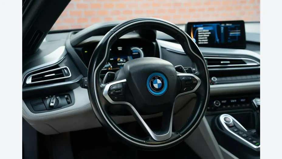 BMW i8 -