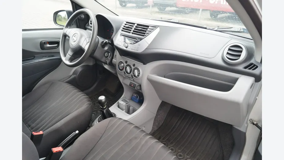 NISSAN Pixo -