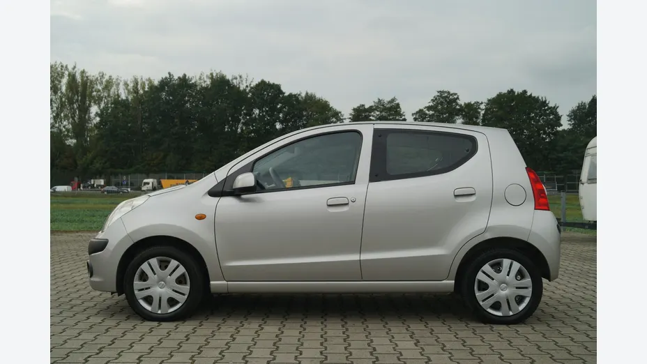 NISSAN Pixo -