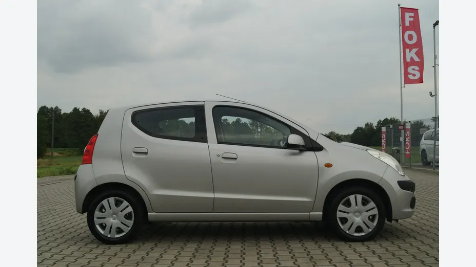 NISSAN Pixo -