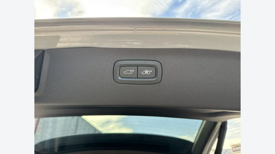 VOLVO XC90 -