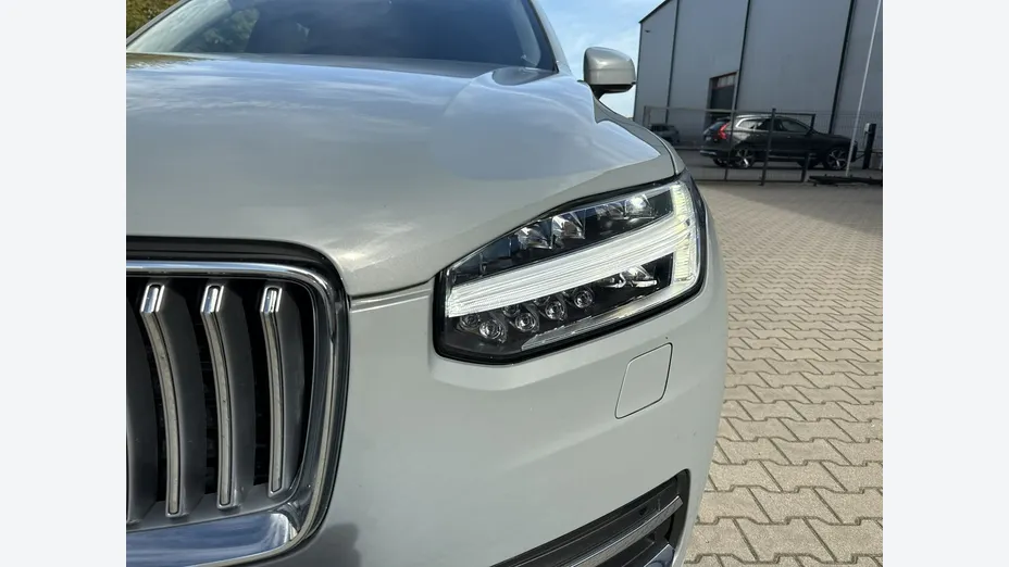 VOLVO XC90 -