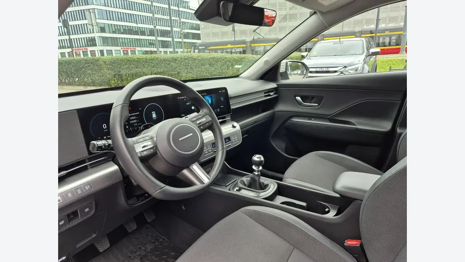 HYUNDAI Kona -