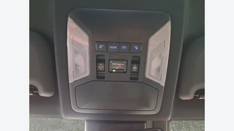 TOYOTA RAV4 -