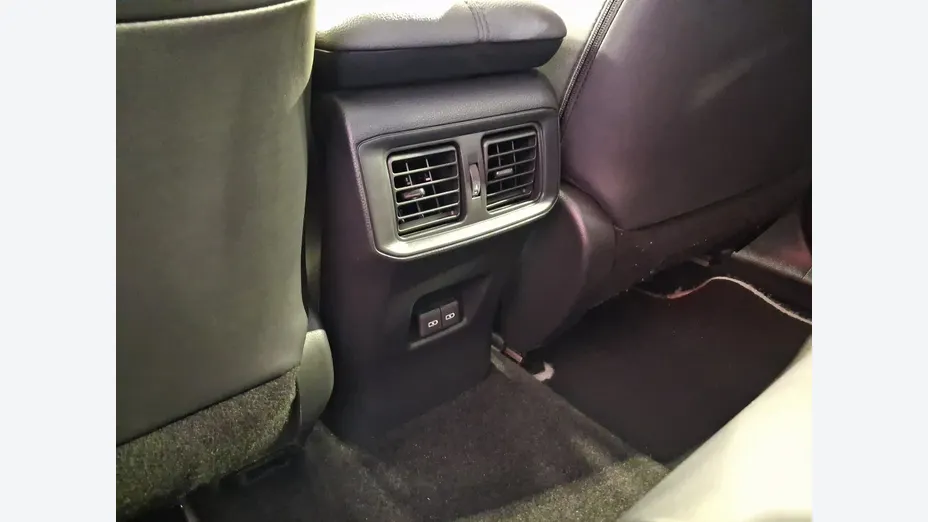 TOYOTA RAV4 -