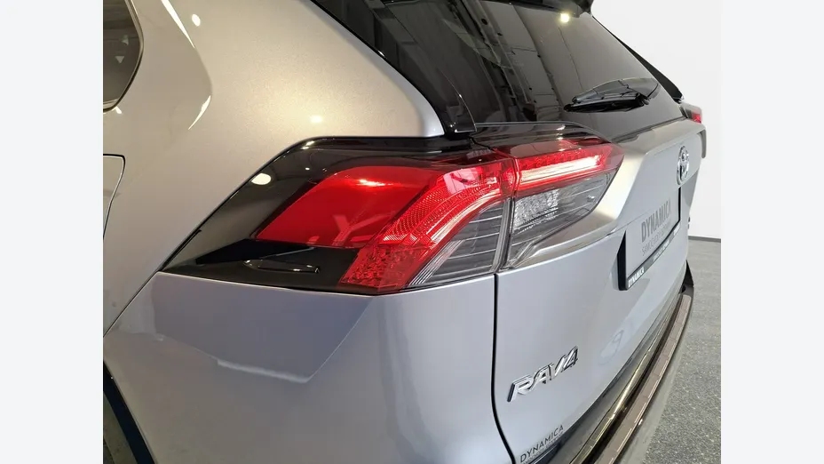TOYOTA RAV4 -