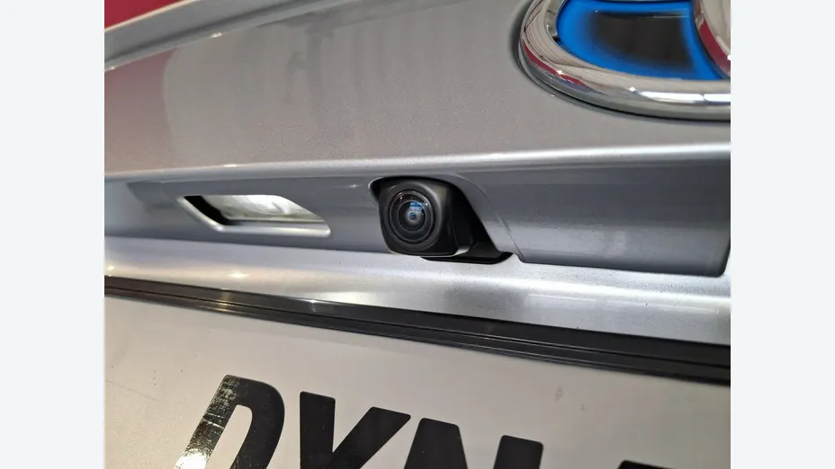 TOYOTA RAV4 -