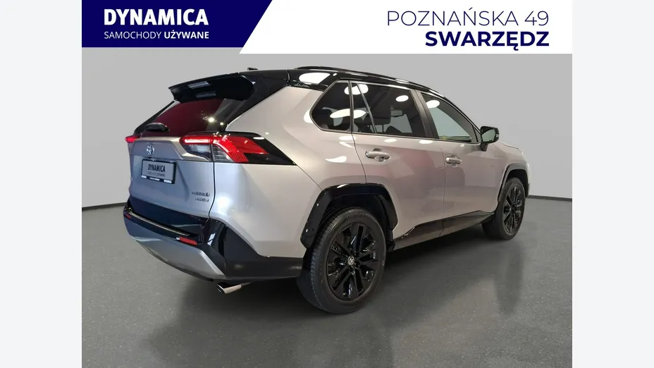 TOYOTA RAV4 -