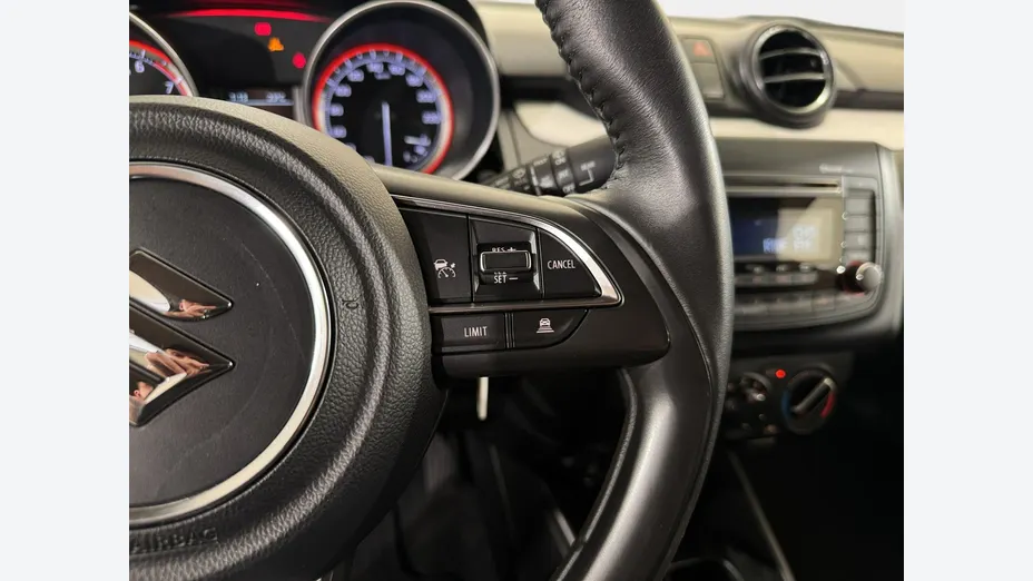 SUZUKI Swift -