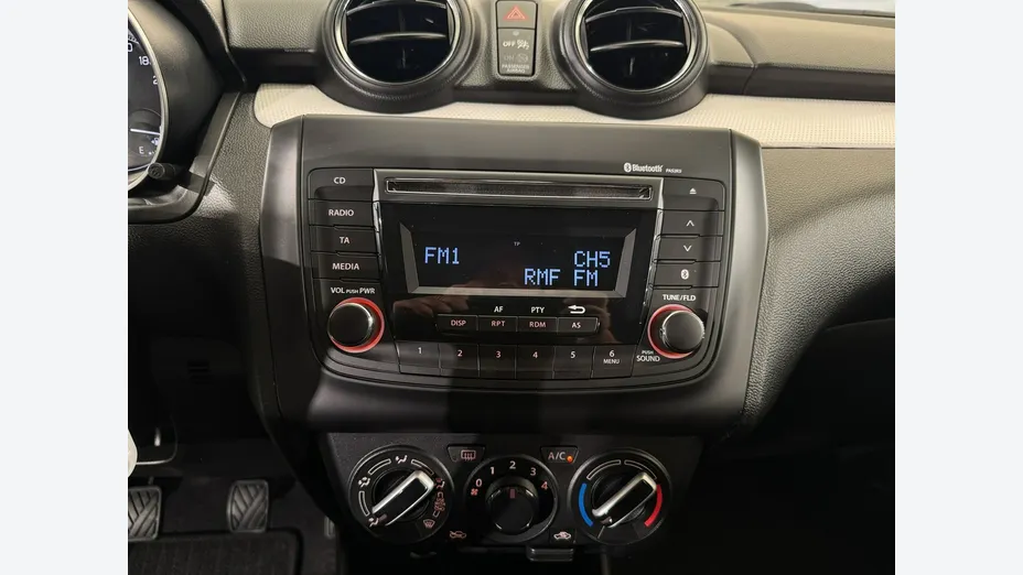SUZUKI Swift -