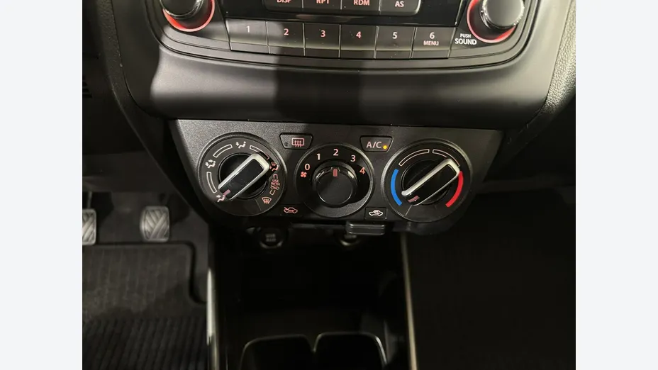 SUZUKI Swift -