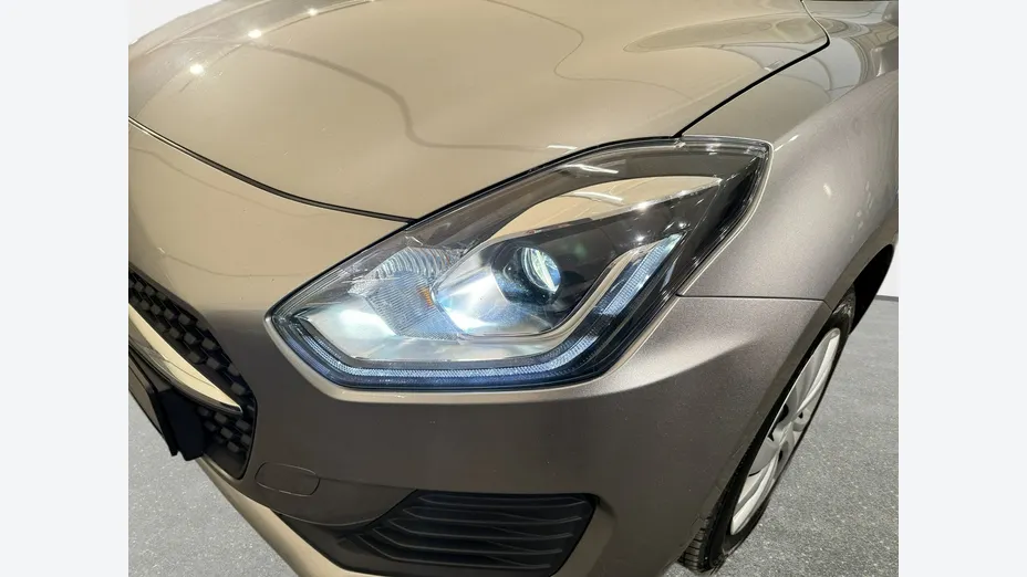 SUZUKI Swift -
