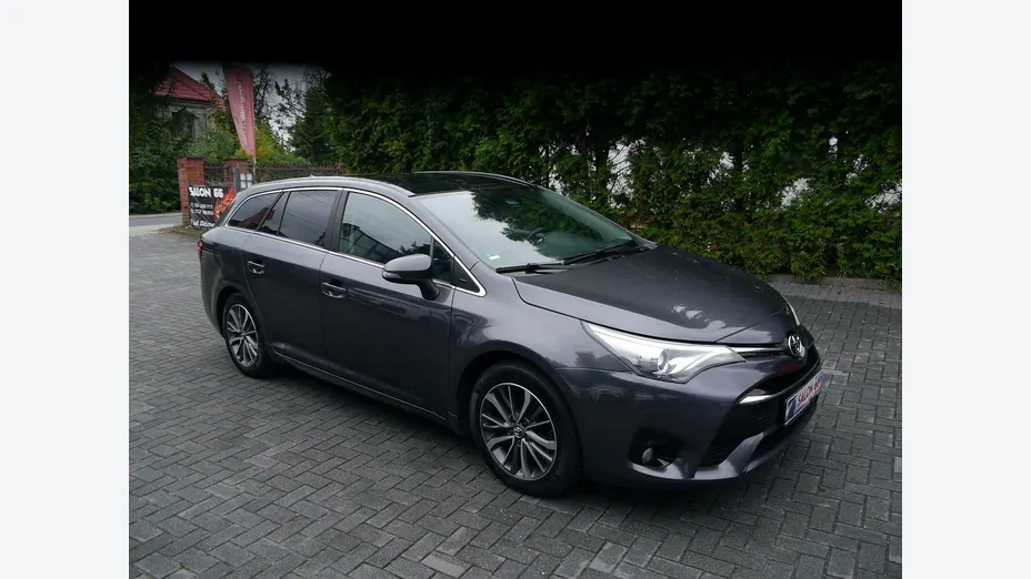 TOYOTA Avensis -