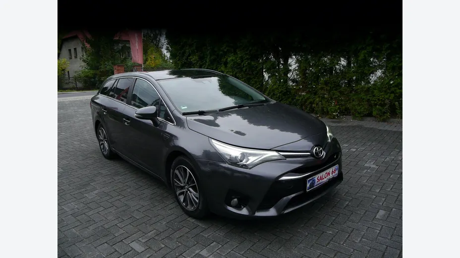 TOYOTA Avensis -