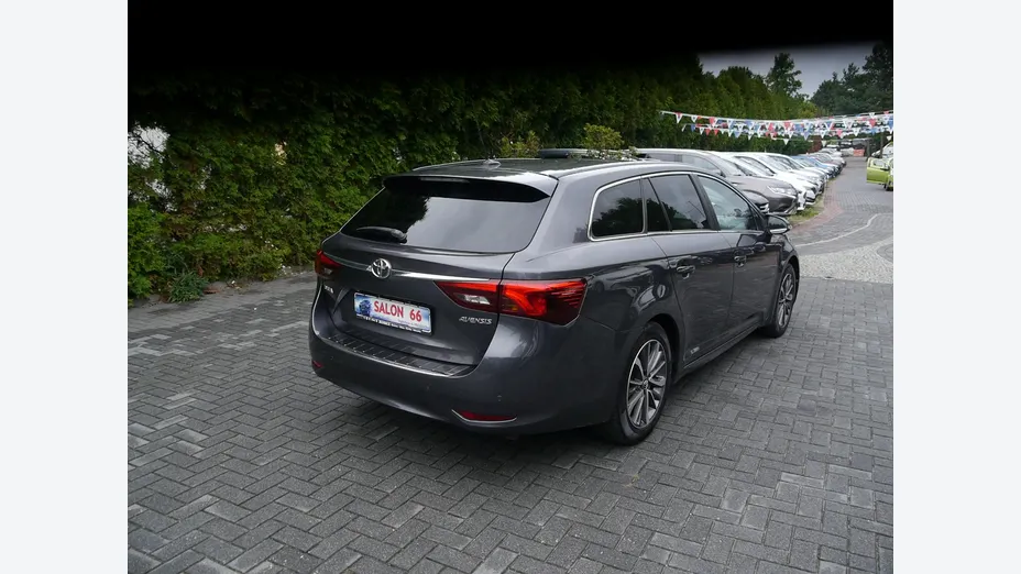 TOYOTA Avensis -