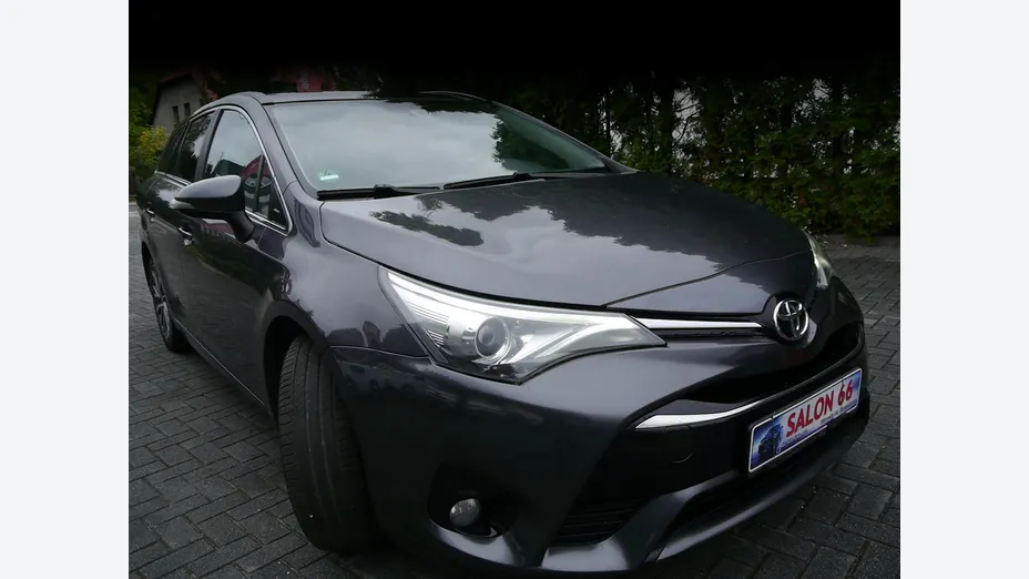 TOYOTA Avensis -