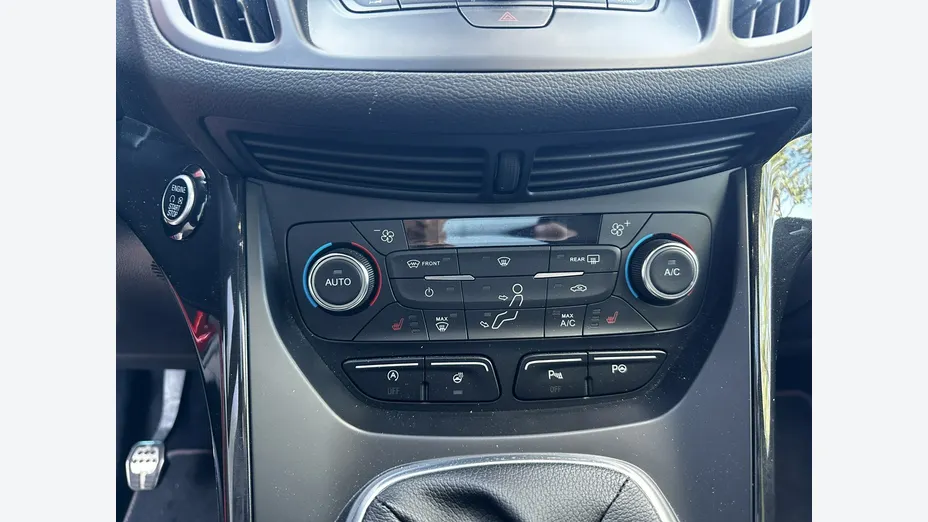 FORD Kuga -