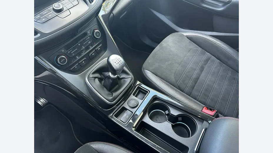 FORD Kuga -