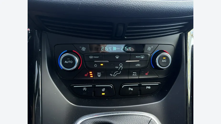 FORD Kuga -