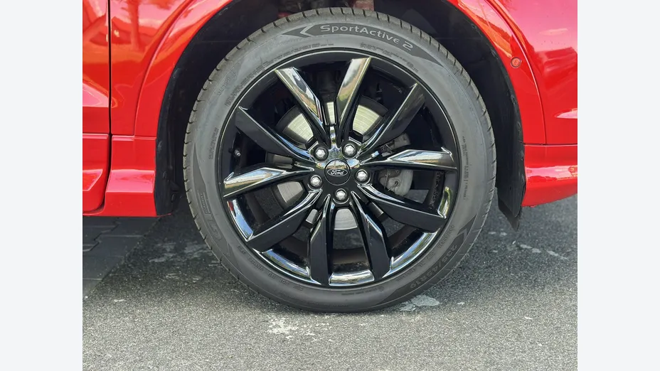 FORD Kuga -