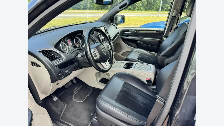 DODGE Grand Caravan -