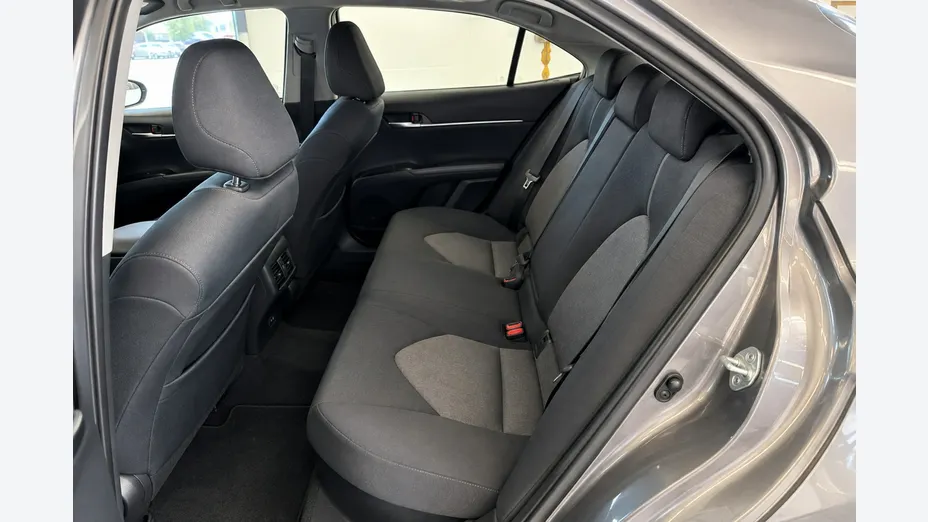 TOYOTA Camry -