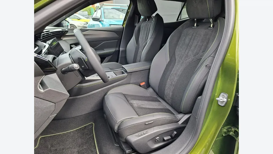 PEUGEOT 408 -
