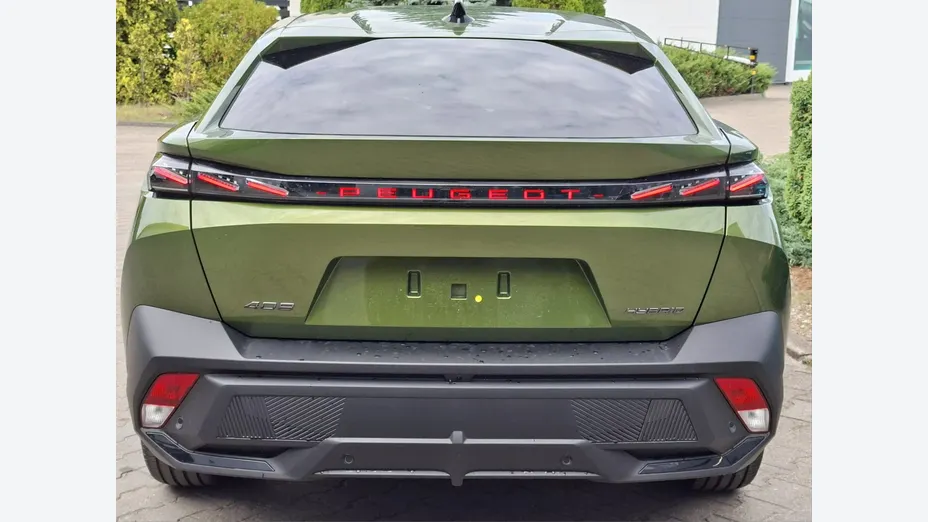 PEUGEOT 408 -