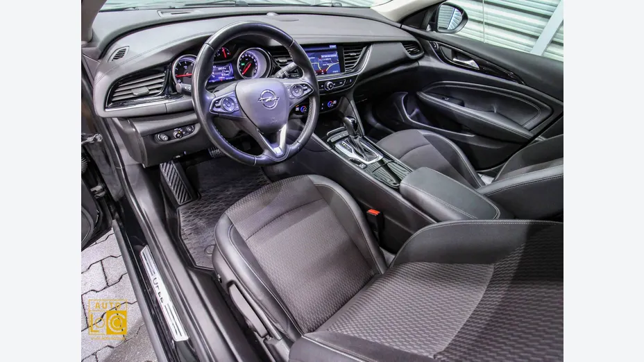 OPEL Insignia -