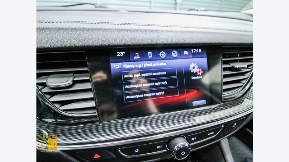 OPEL Insignia -