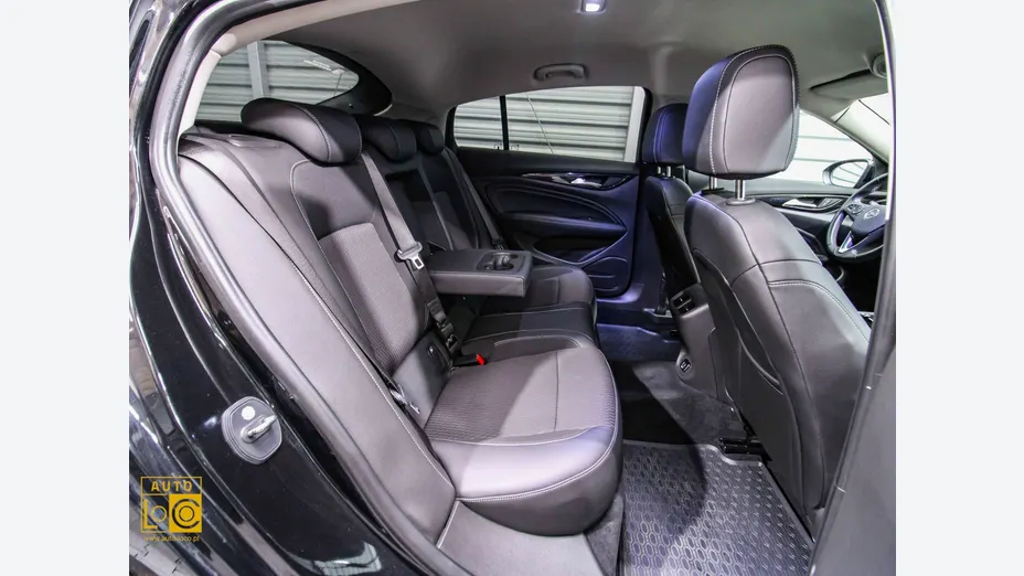 OPEL Insignia -