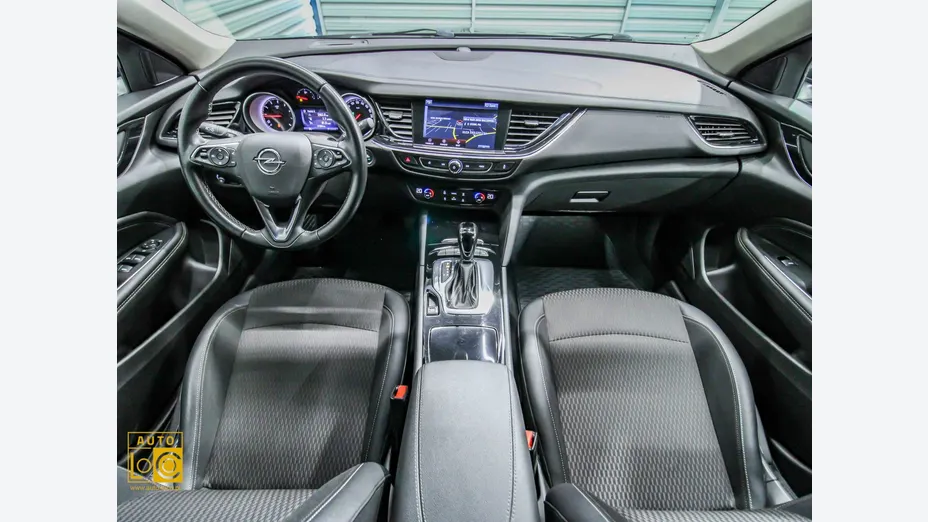 OPEL Insignia -