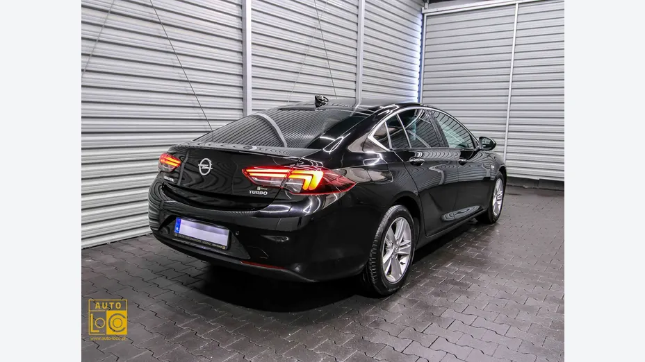 OPEL Insignia -