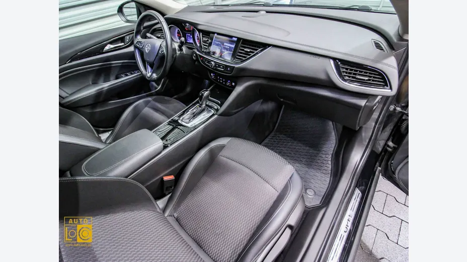OPEL Insignia -