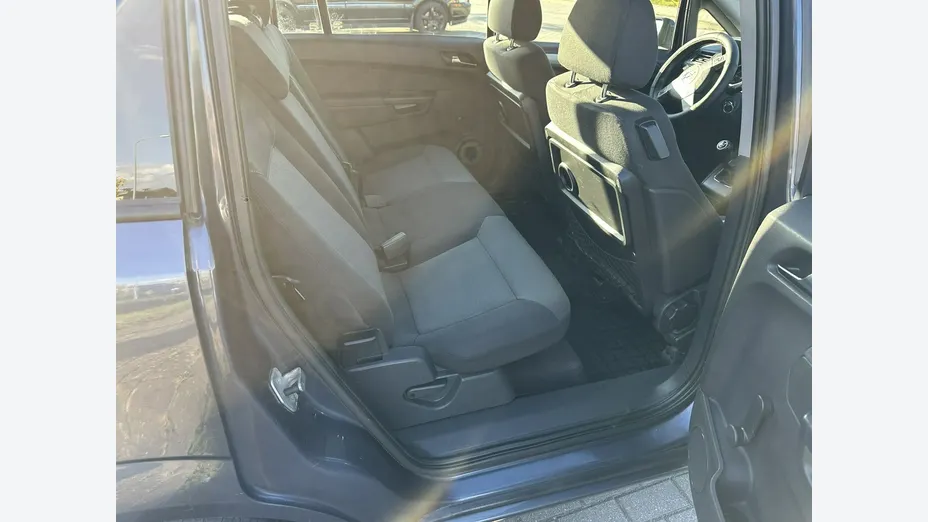 OPEL Zafira -