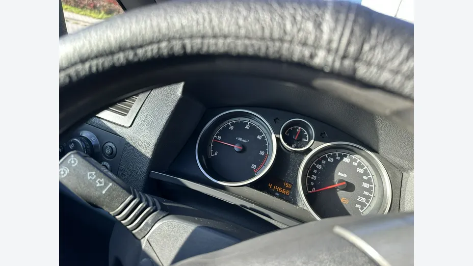 OPEL Zafira -