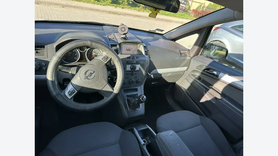 OPEL Zafira -