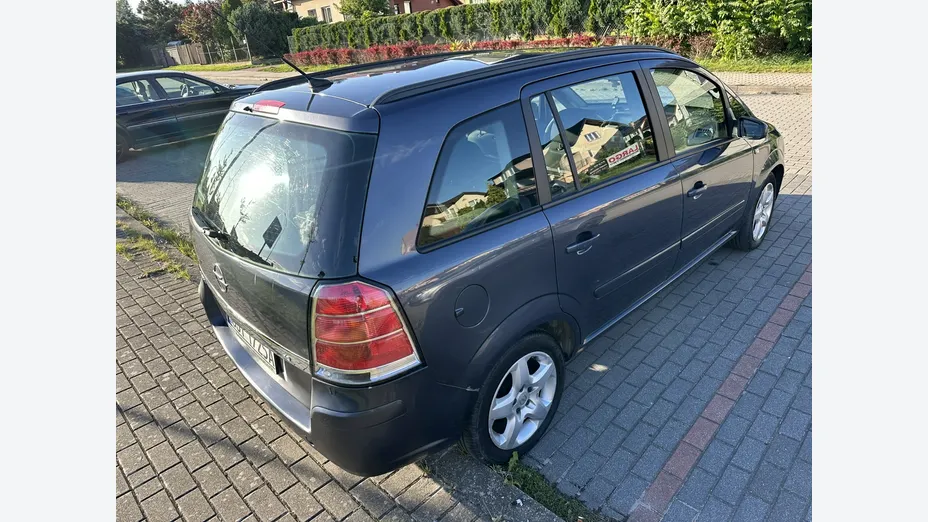 OPEL Zafira -