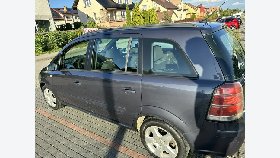 OPEL Zafira -