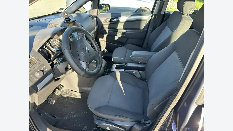OPEL Zafira -