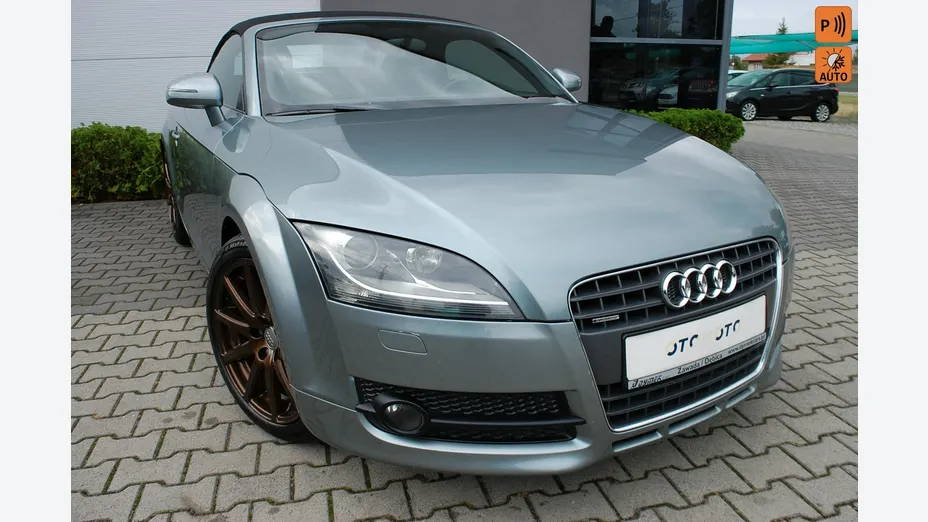 AUDI TT Roadster -