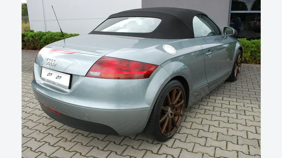 AUDI TT Roadster -