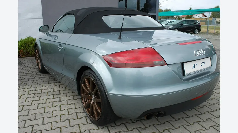 AUDI TT Roadster -