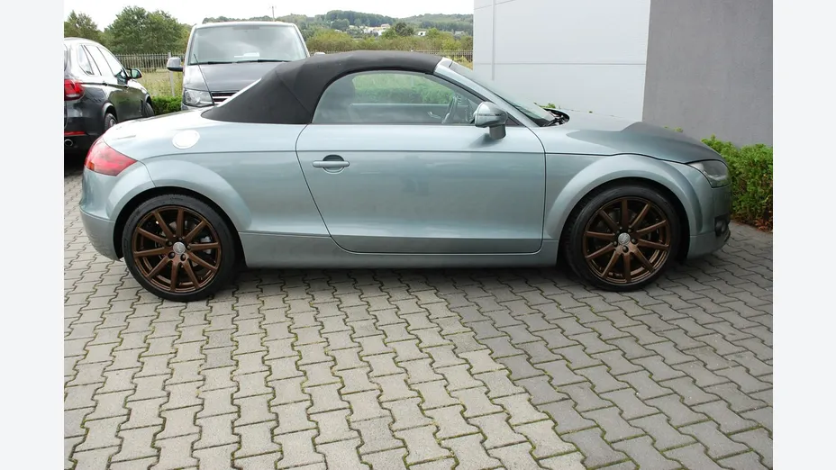 AUDI TT Roadster -