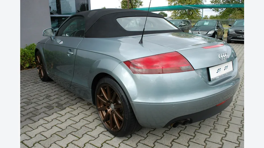 AUDI TT Roadster -