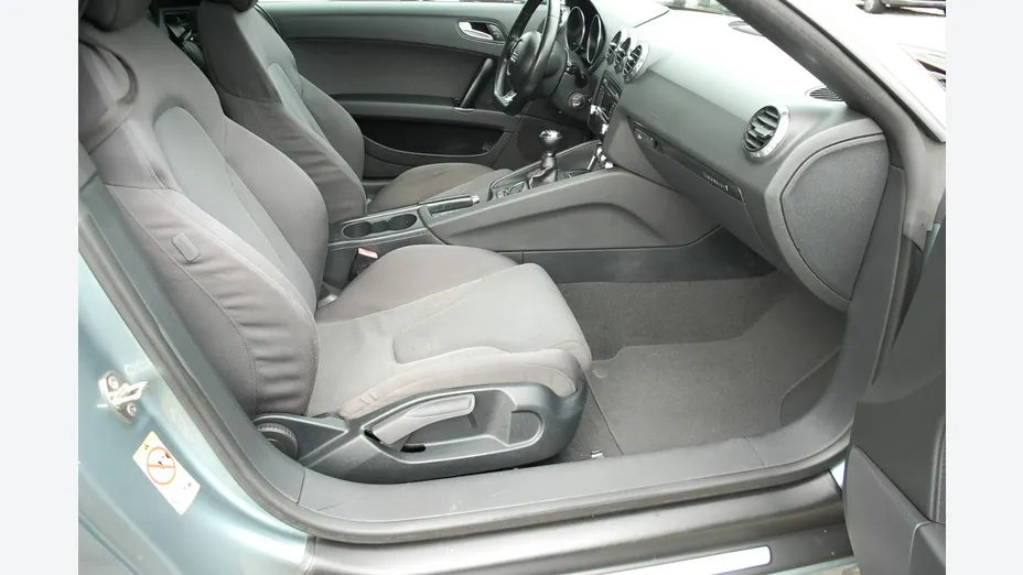 AUDI TT Roadster -